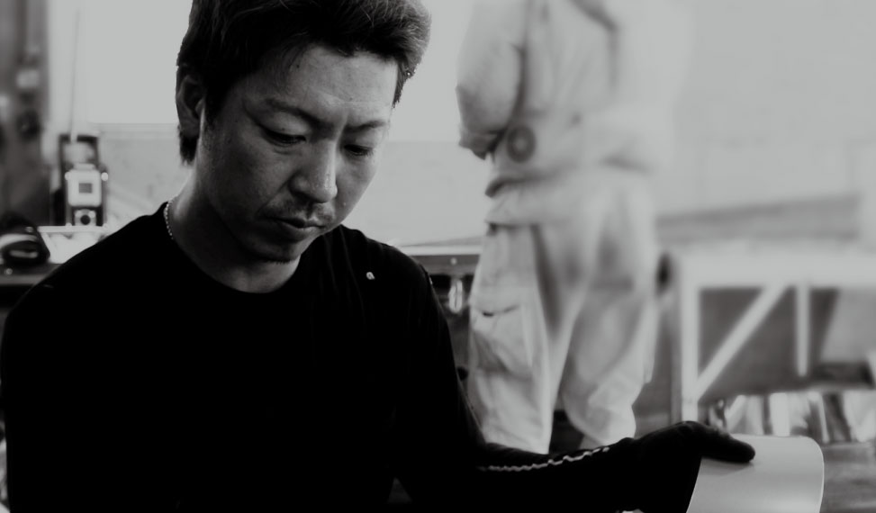 株式会社ラステック｜配管に通る気体や液体の温度をなるべく上げずに、目的の場所まで保つ為の工事になります。 防湿（外の温度からの影響を防ぐ）、結露防止（温度差による結露を防ぐ）凍結防止など工事目的は様々です。 結露などによって水滴が下に落ち、製品が故障してしまわないために行います。